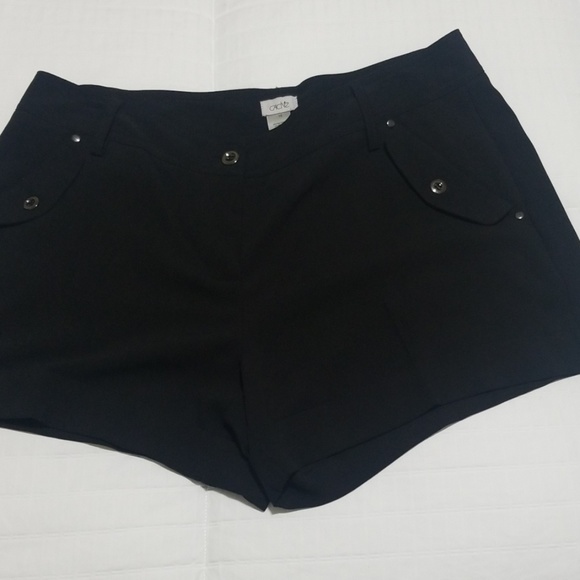 Cache Pants - Shorts Cache Pants - Shorts